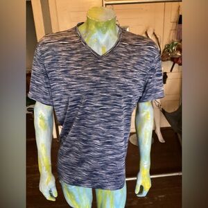 Alfani regular fit v neck tee